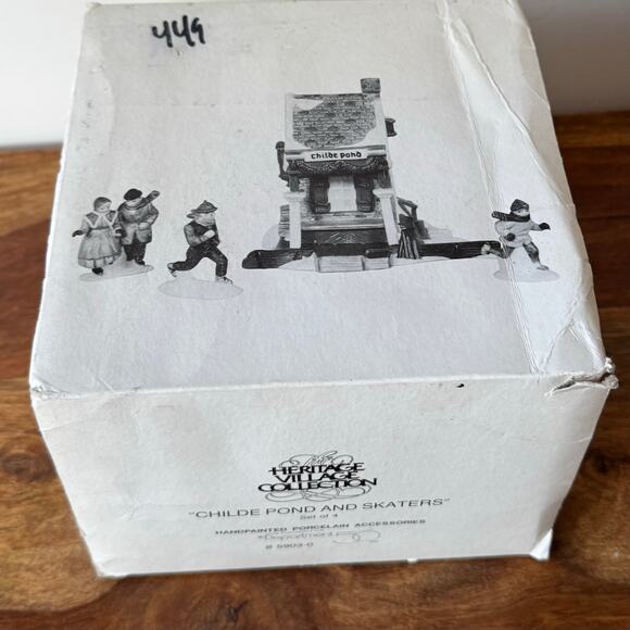 Childe Pond and Skaters Department 56 Heritage Village Set of 3 Christmas - Picture 2 of 4